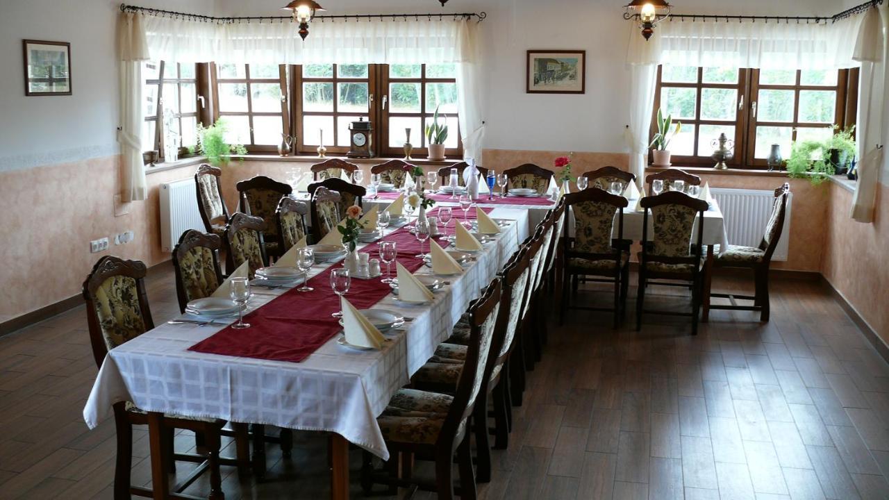 Kadarta Vendeglo Panzio Bed & Breakfast Veszprém Exterior photo